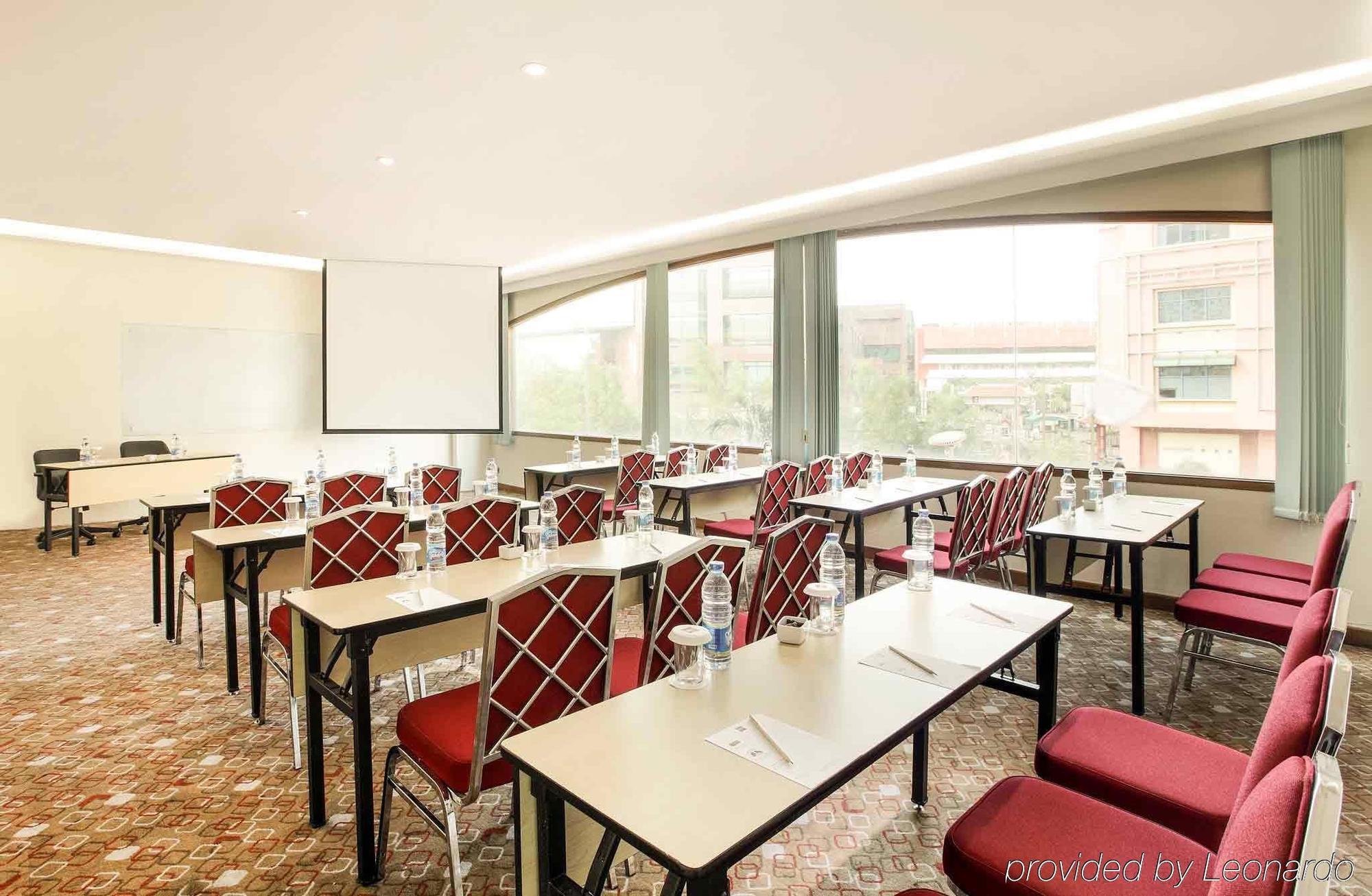 Ibis Mangga Dua Hotel Джакарта Екстериор снимка