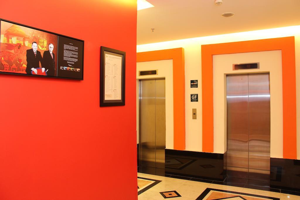 Ibis Mangga Dua Hotel Джакарта Екстериор снимка